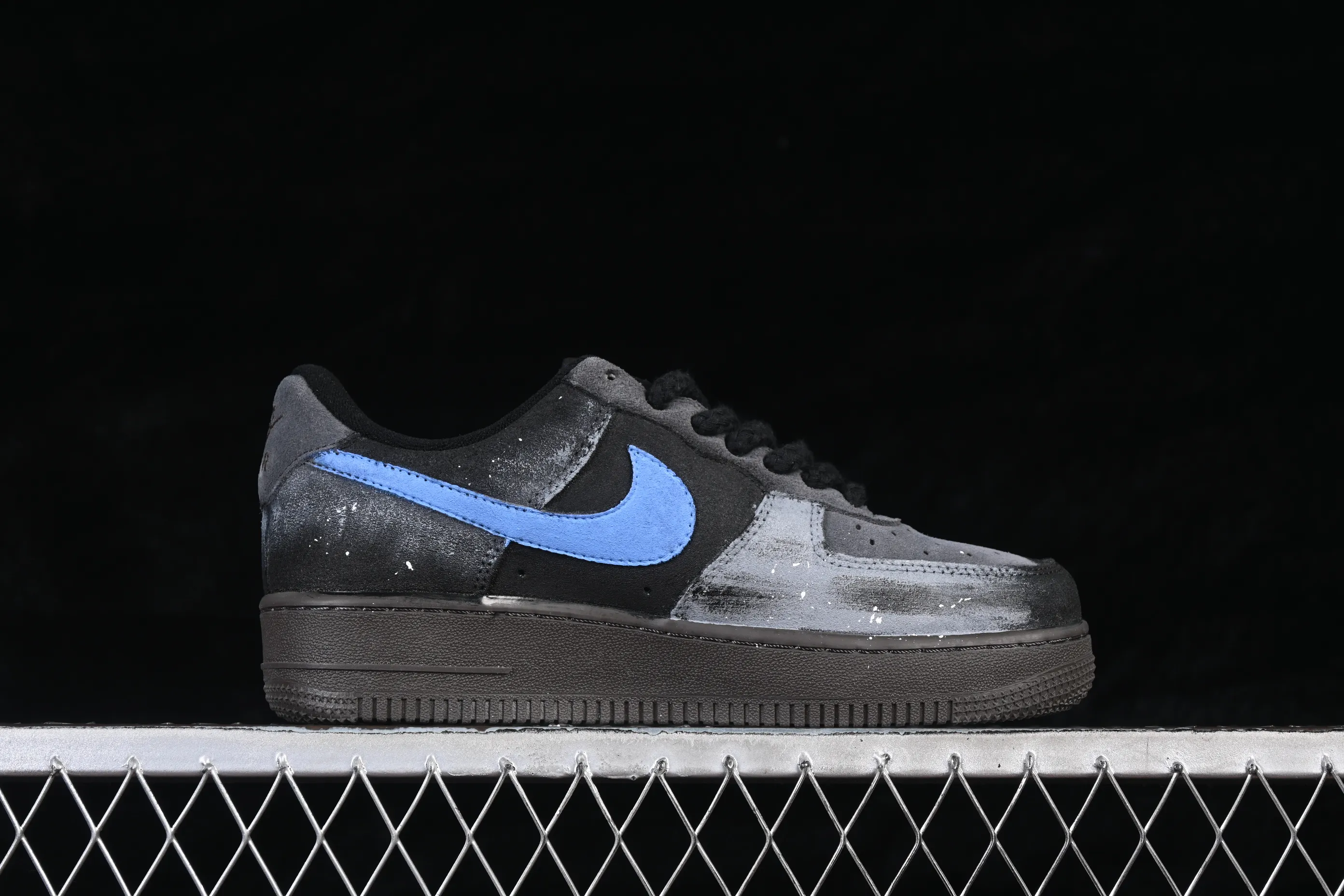 All categories Nk Air Force 1 Air Force series Nk Air Force 1 Low Air Force low-top Nike Air Force 1'07 Low "Night Spark" Hand-painted graffiti Night burning star Air Force 1 low-top casual sneakers DO6730-101